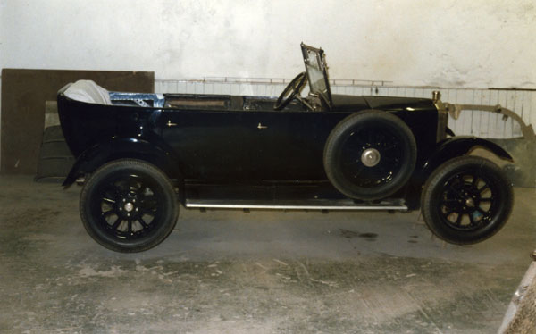 Image of a 1926 Wolsley car